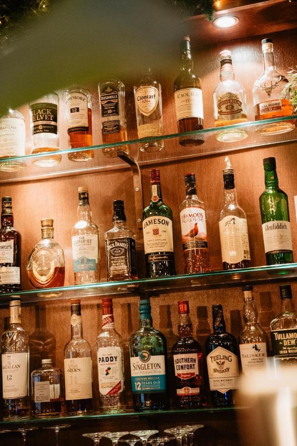 Long John'S Pub & Hotel 아메르스포르트 외부 사진